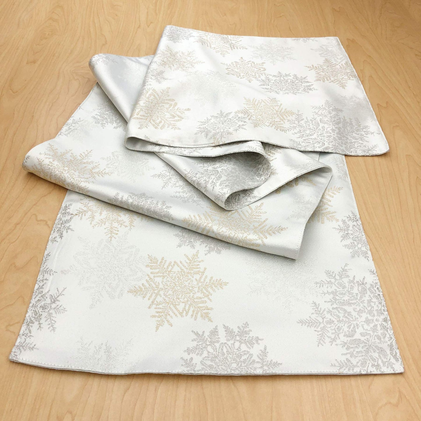 CAIT CHAPMAN HOME COLLECTION Holiday Silver Gold Snowflakes Metallic Jacquard Woven Table Runner Compatible with All Tables (14"x72" Runner)