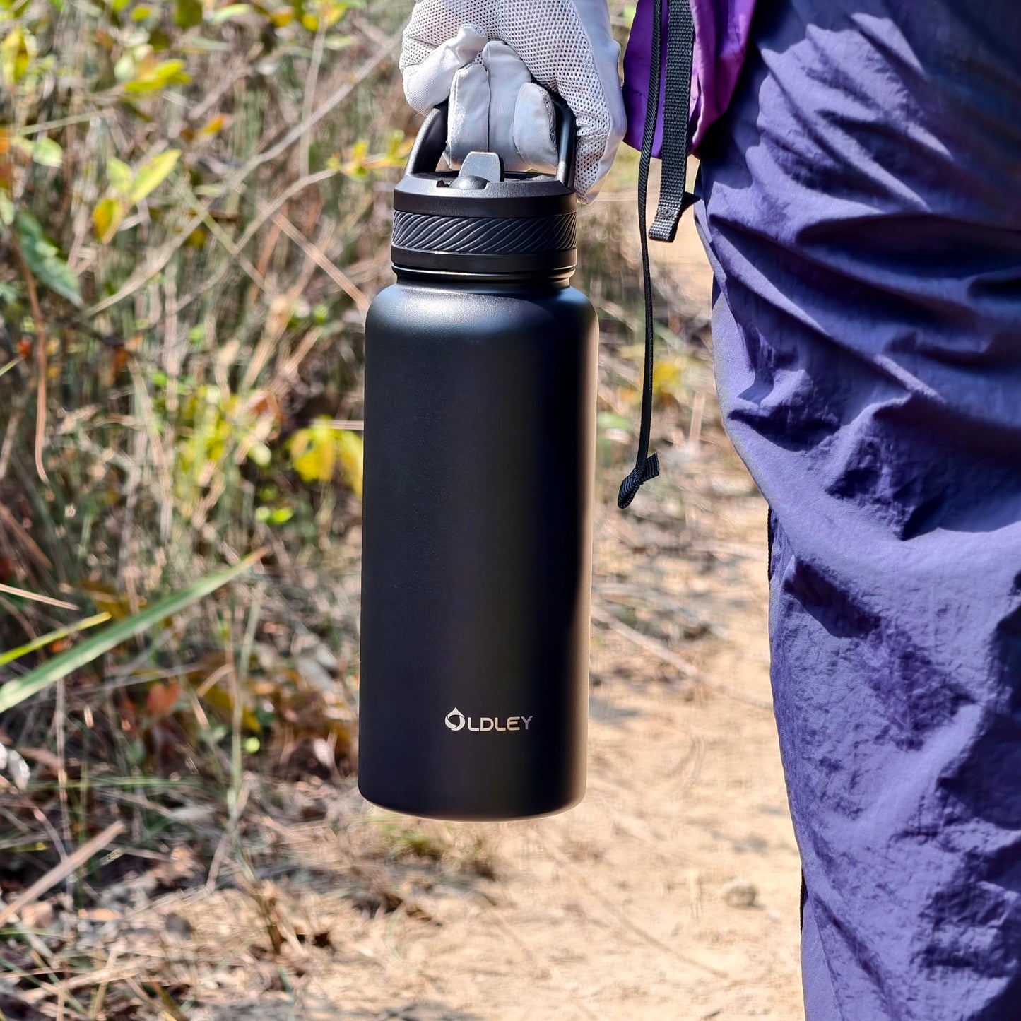OLDLEY 32 oz Insulated Water Bottle With Straw, Stainless Steel Sports Water Cup Flask with 3 Lids(Straw, Spout and Handle Lid) Double Walled Travel Thermal Canteen Mug,Black