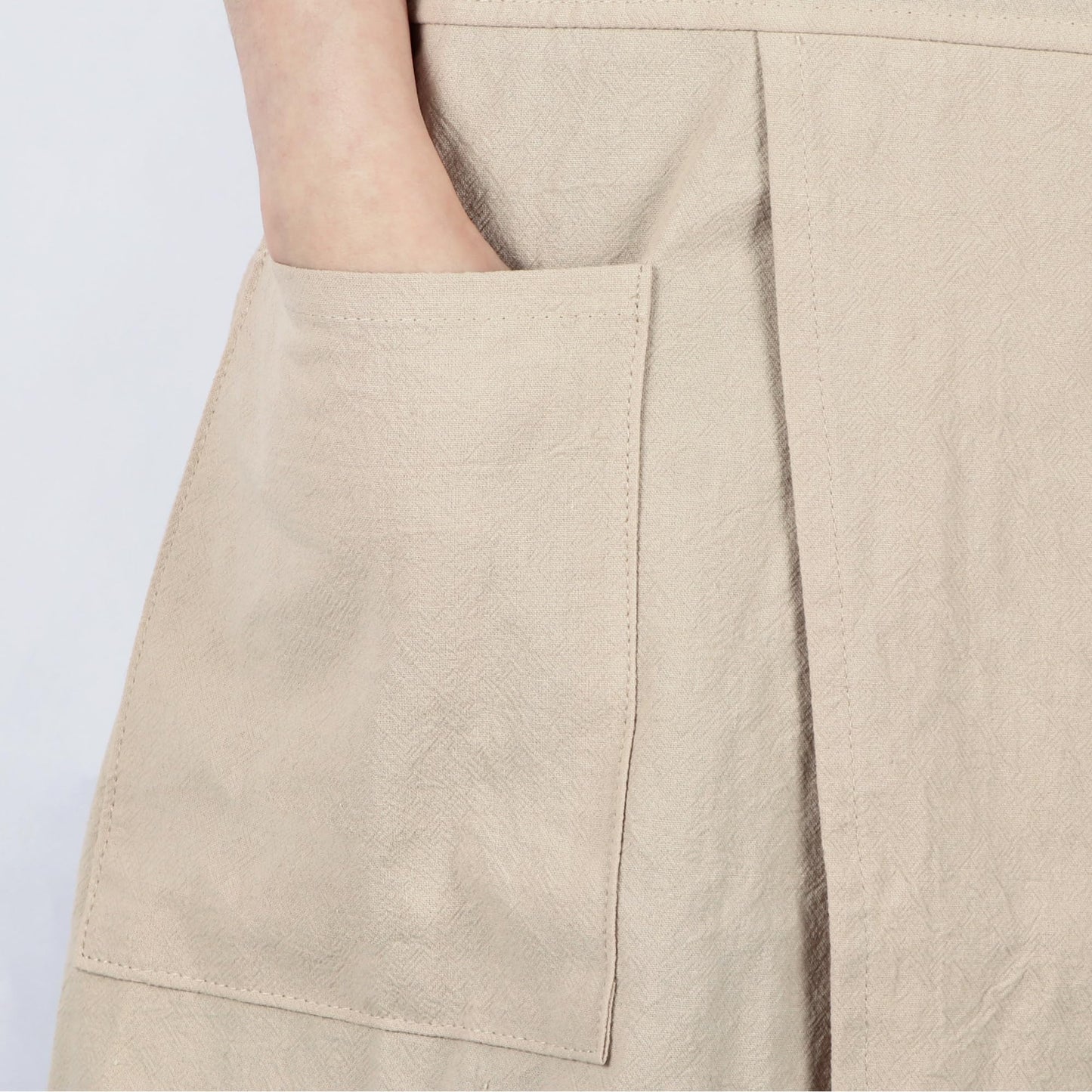 MIKI WELL Cotton Linen Adjustable Strap Pottery Apron with Split Leg Design for Women and Men Artist Gardening Cooking