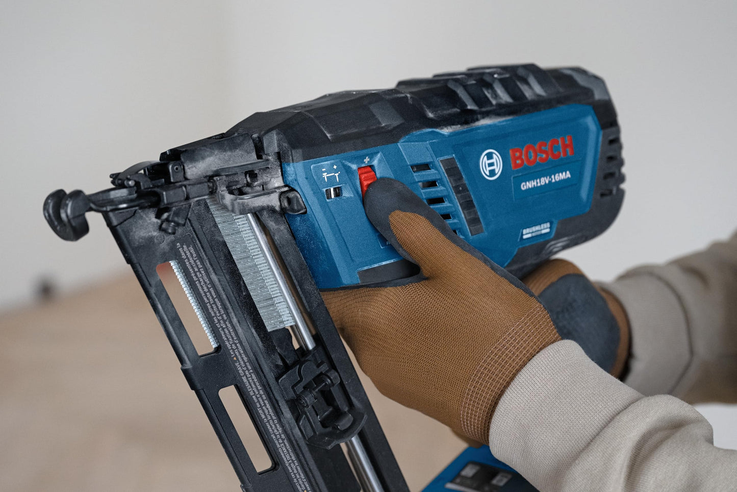 BOSCH GNH18V-16MAN 18V Brushless 16-Gauge Angled Finish Nailer - Fastens up to 1,600 Nails per Charge, One-Handed Activation, Tool-Free Jam Clearing, Belt Hook (Bare Tool)