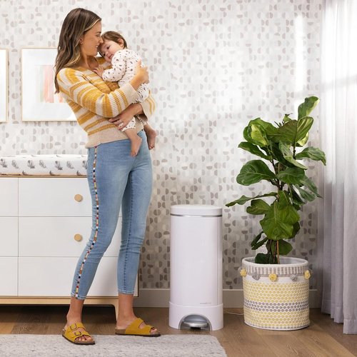 Munchkin® UV Diaper Pail - Superior Odor Control with 1 UV Snap, Seal & Toss™ Bag & Refill Ring