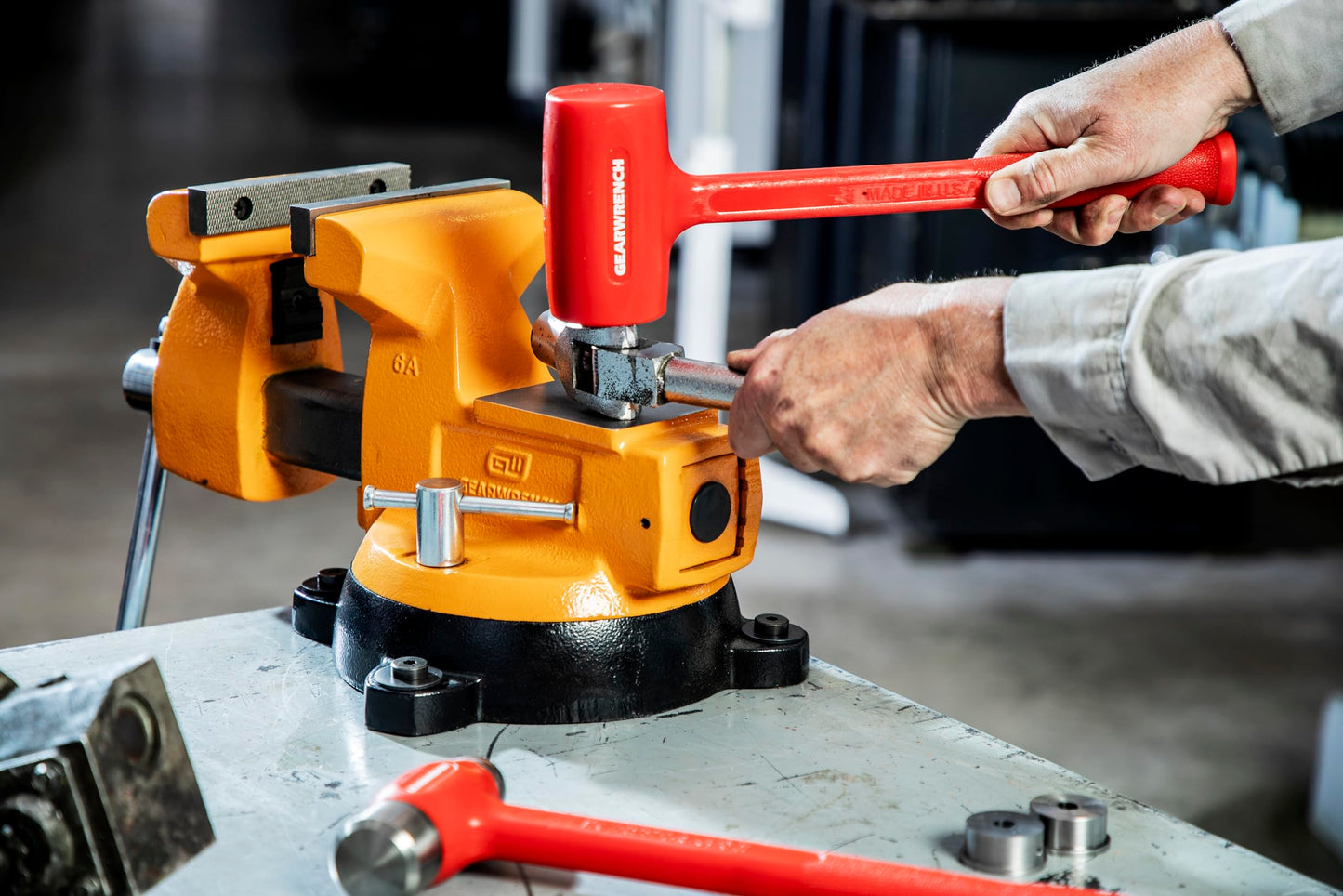 GEARWRENCH 6" Mechanic's Bench Vise with Anvil | GWBVA6