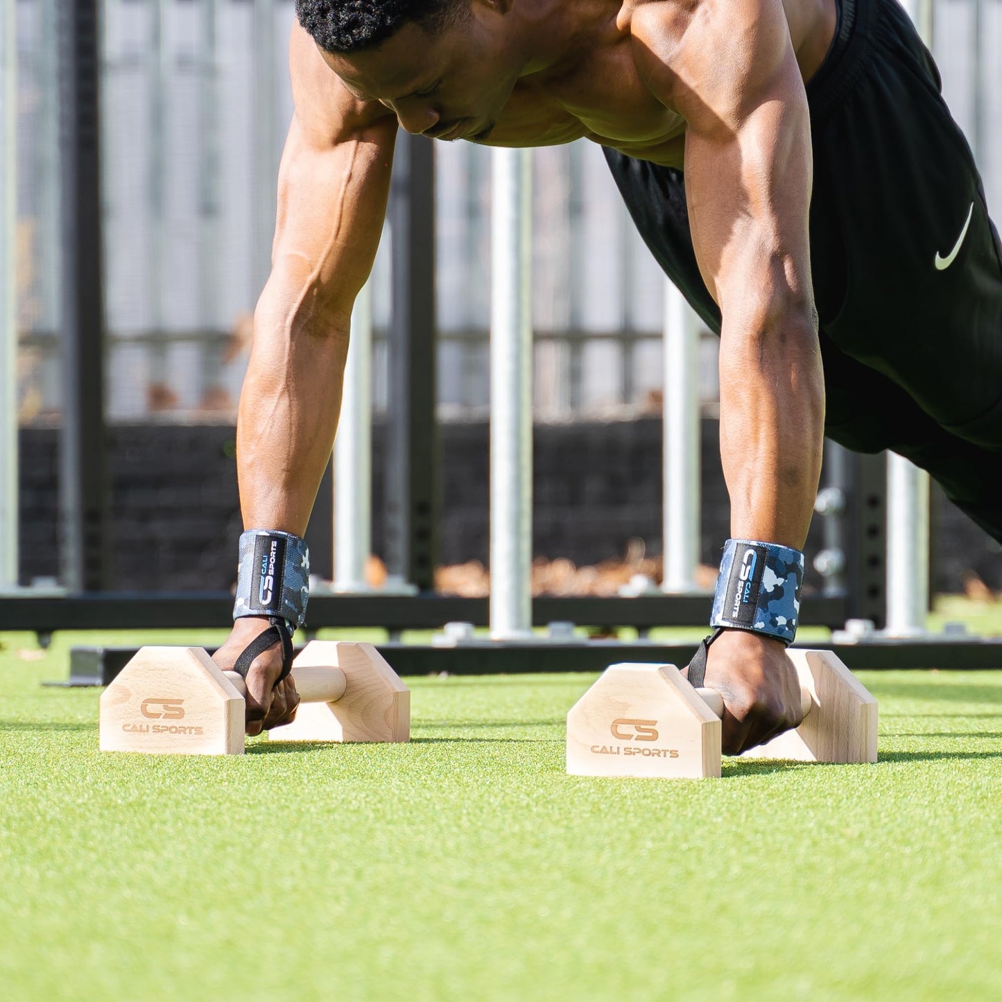 CALI SPORTS Push Up Bar Calisthenics Equipment, Solid Wood Parallettes Bars for Floor Use, Perfect Pushup Bar and Handstand Push Up Handles for Men and Women, Includes Wrist Wraps