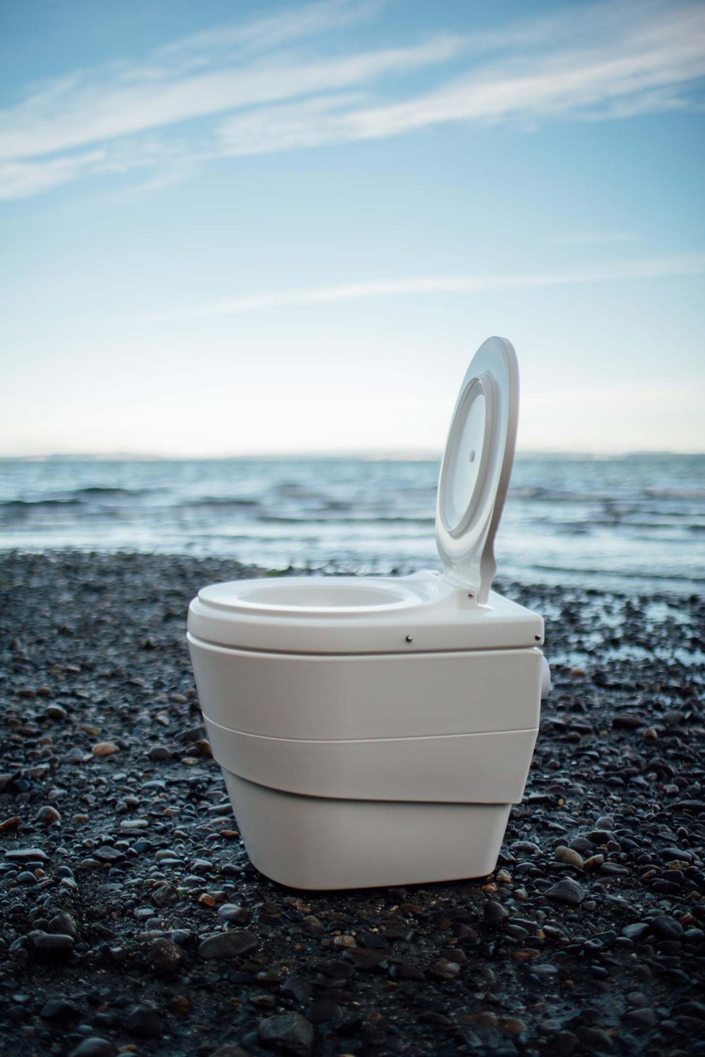 Thinktank Waterless Toilet White