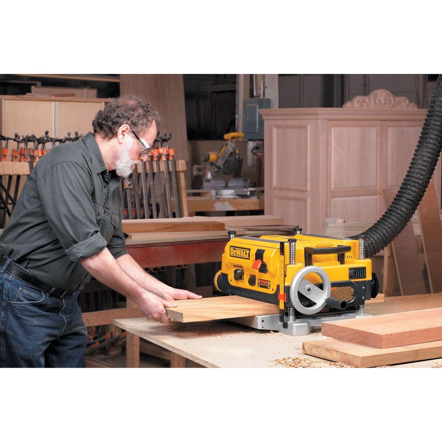 DEWALT Planer, Thickness Planer, 13-Inch, 3 Knife for Larger Cuts, Two Speed 20,000 RPM Motor, Corded (DW735)