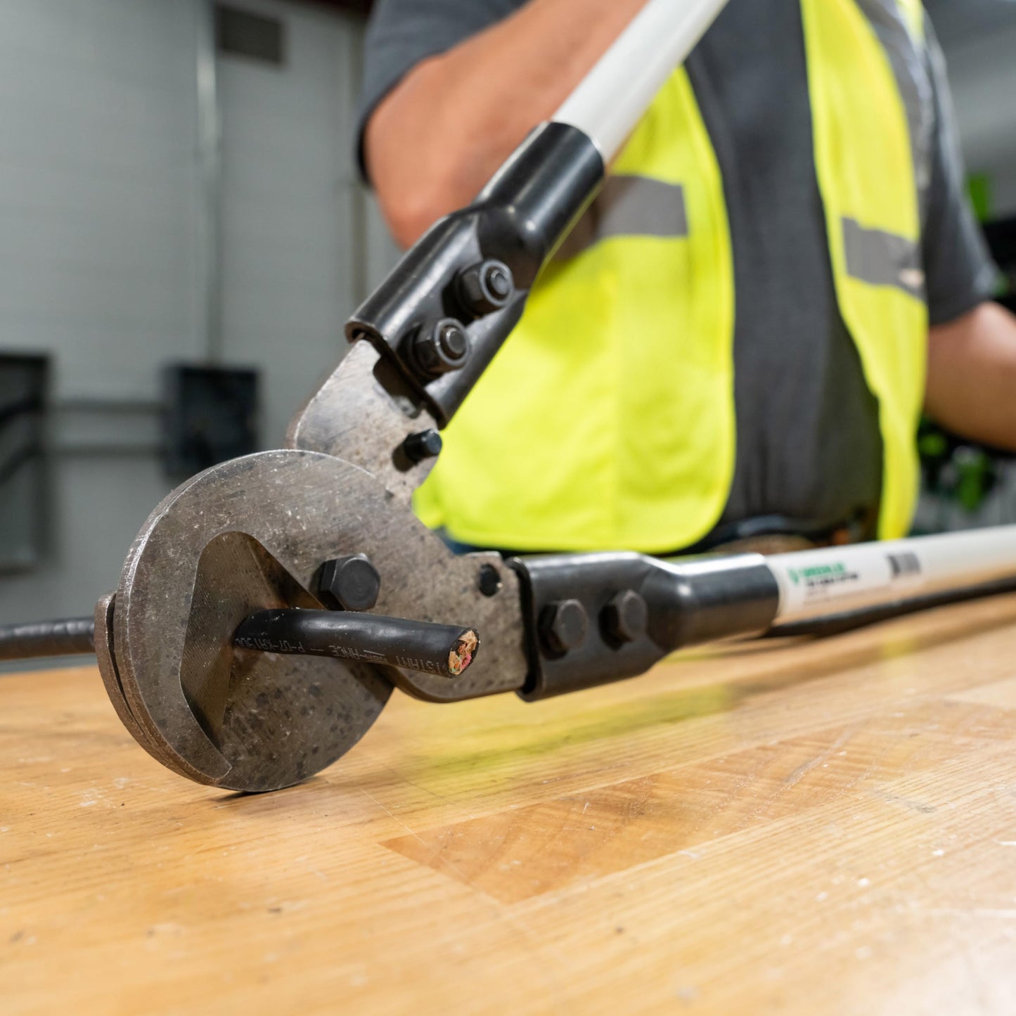 Greenlee 706 31-1/2" Heavy-Duty Cable Cutter for Copper, Aluminum, and Communications Cable