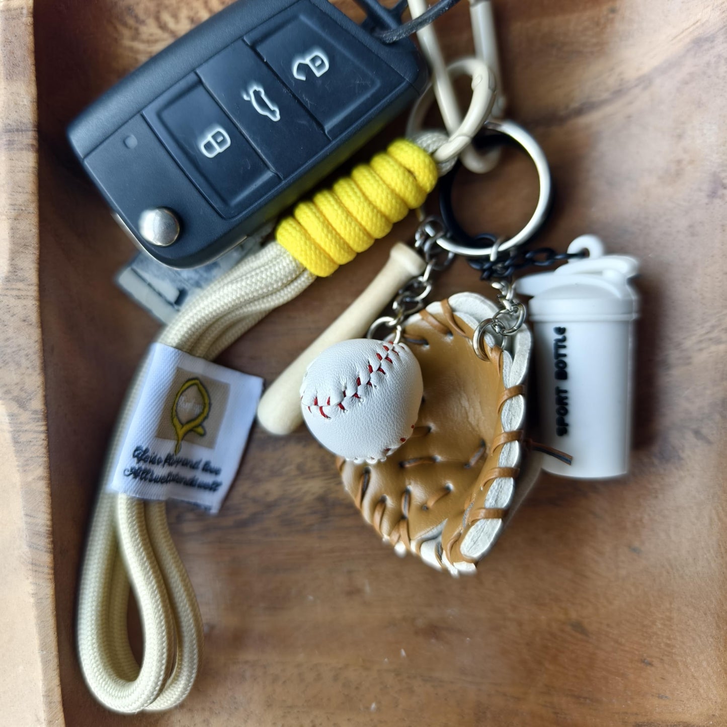 Baseball Keychain Bagpack Pendant Decorations with Mini Leather baseball Bat Keychain Sports Souvenir Favors,Gifts for Athletes (baseball)