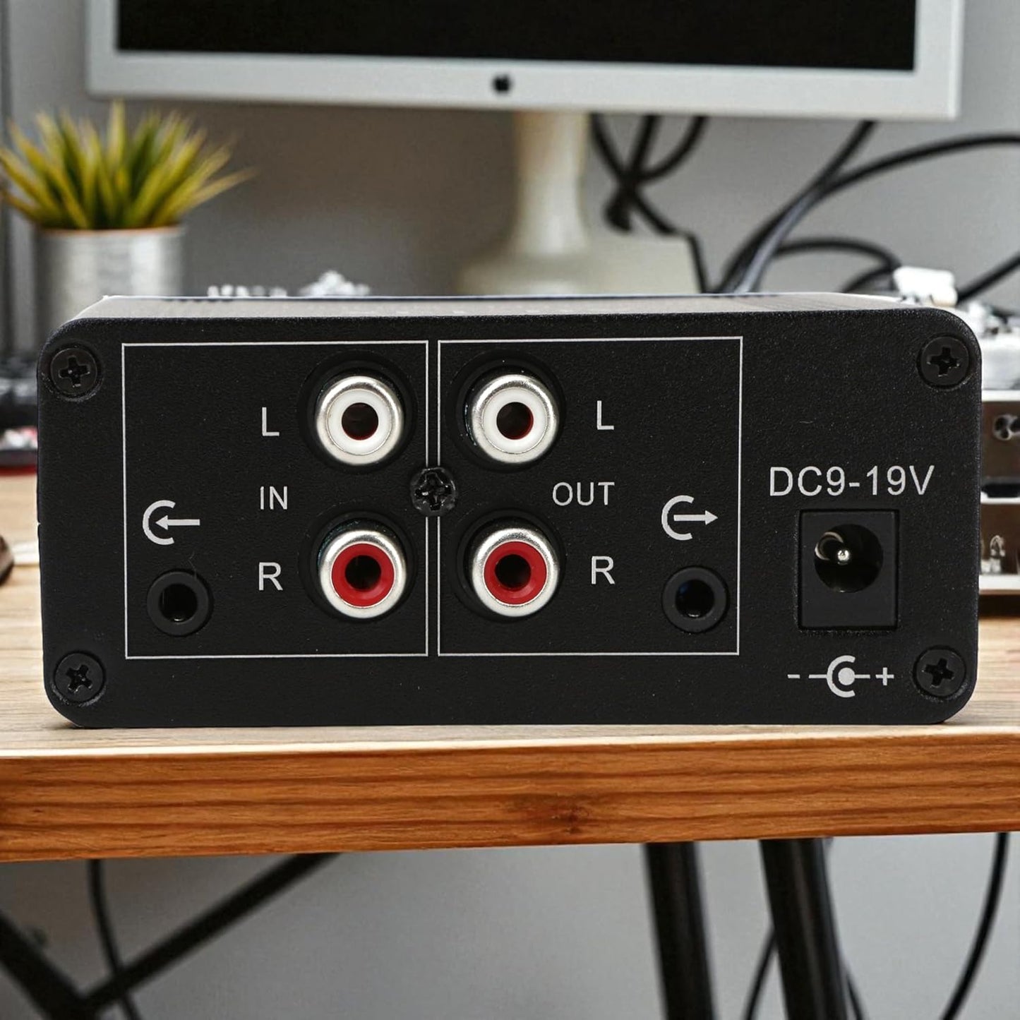 KH866 12V 20dB AUX10X NE5532, 3.5mm RCA Preamplifier, Audio Phono Preamp, Mini Stereo Headphone Signal Home Amplifier