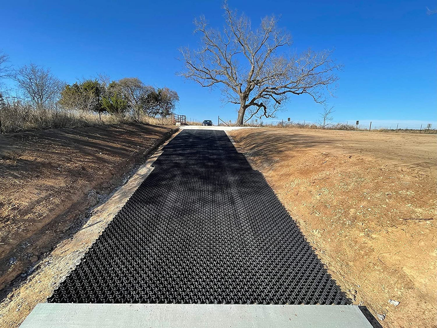 Standartpark Vodaland Permeable Pavers - EasyPave Grass & Gravel Driveway Grid - Load Class A-D, 100% Recycled PPE Plastic Pavers, 2" Depth, 35 Sq Ft/ 14 Units, Black
