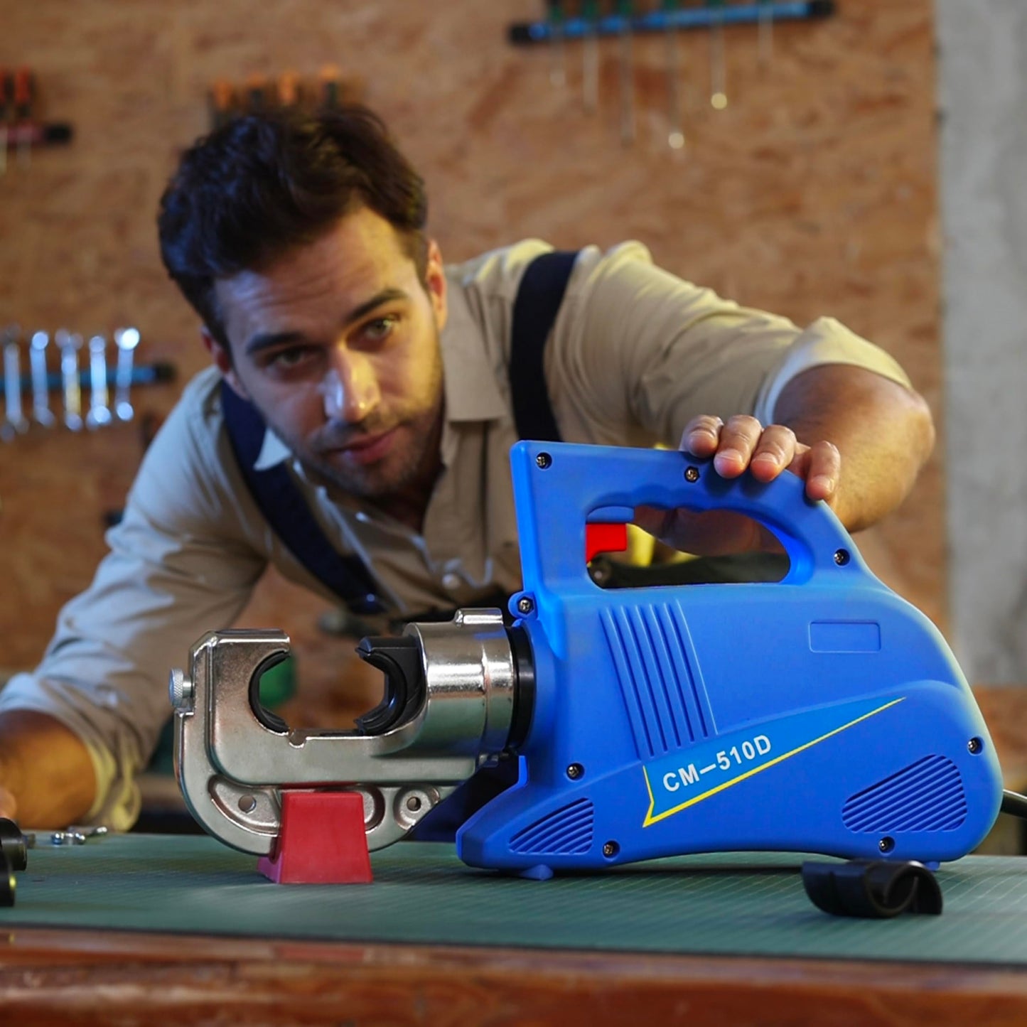 Hydraulic Crimping Tool 15Ton Electric Cable Lug Crimpers - 13 Dies (8AWG to 800MCM) Cable Wire Crimping Pliers Machine Kits with 2.8m Wire