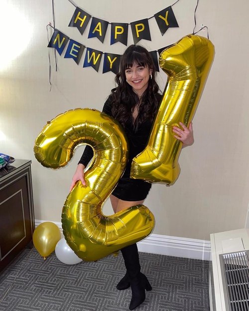 Gold Number 13 Balloon - 40 Inch Giant Foil Balloon for 13th Birthday Party Decorations