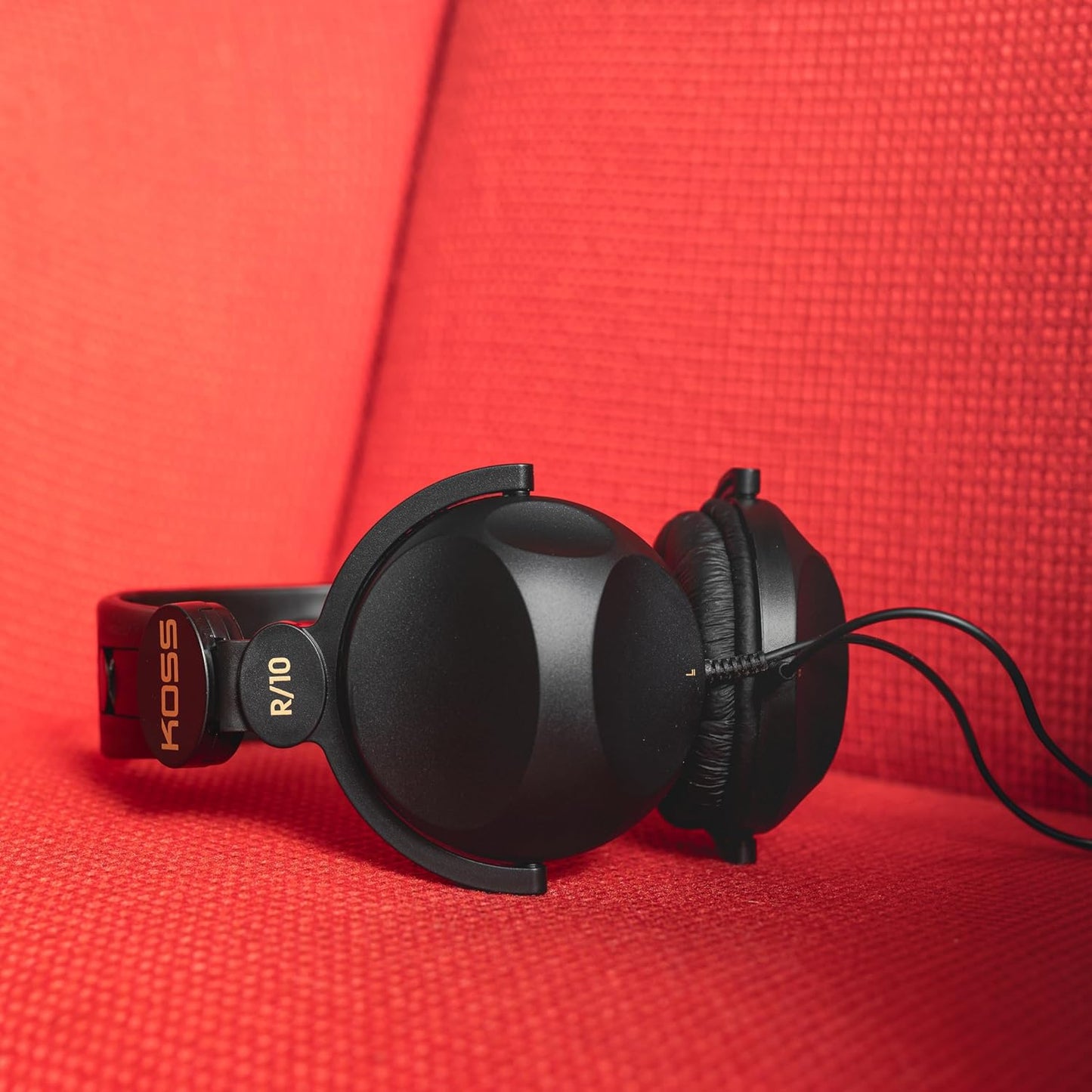 R-10 8 Koss On-Ear Headphones, Lightweight, Foot Cord, Retro Style, Black