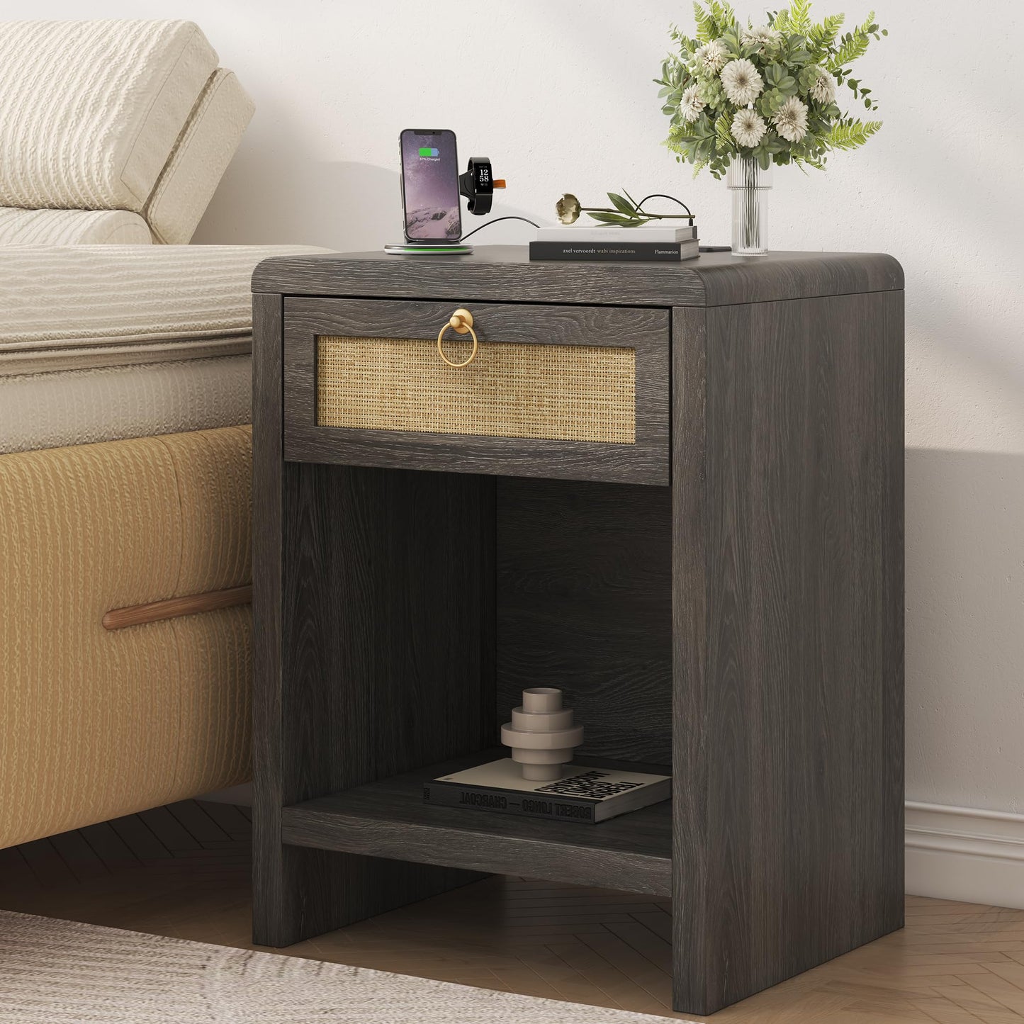 UNIQUITE Rattan Nightstand Bedside Table, Nightstand with Charging Station, Boho End Table with Drawer and Storage Shelf, Wood End Table Night Stand for Bedroom, Small Space, Grey Oak