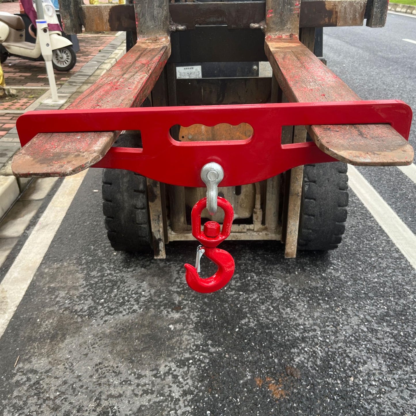Forklift Lifting Hook,Forklift Lifting Hook Attachment，6600lbs Capacity Forklift Lifting Hoist（3 Ton）,Dual Fork Mount，with Swivel Hook