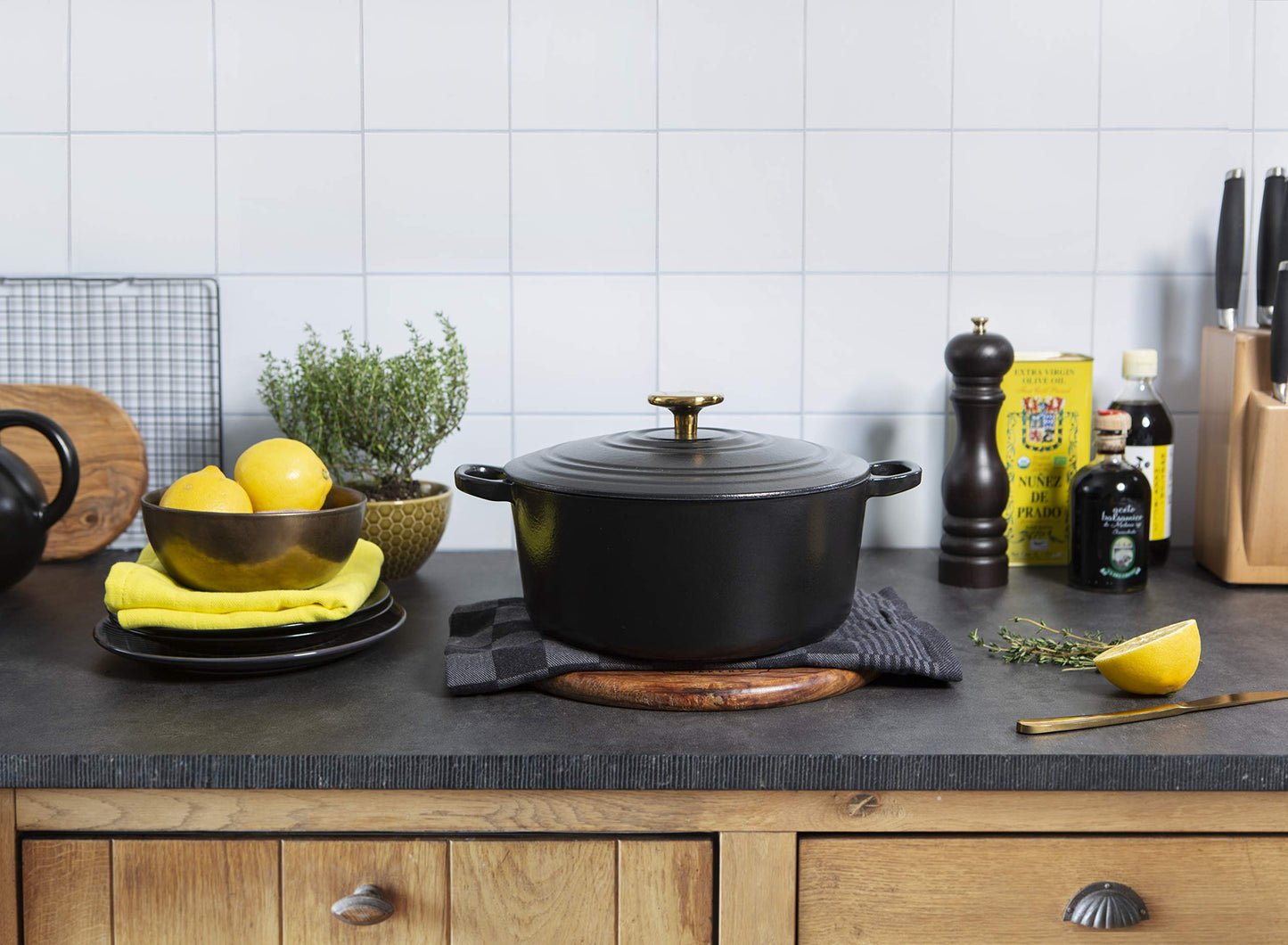 BK Cookware Bourgogne Enameled Cast Iron 4.4QT Dutch Oven, Pitch Black