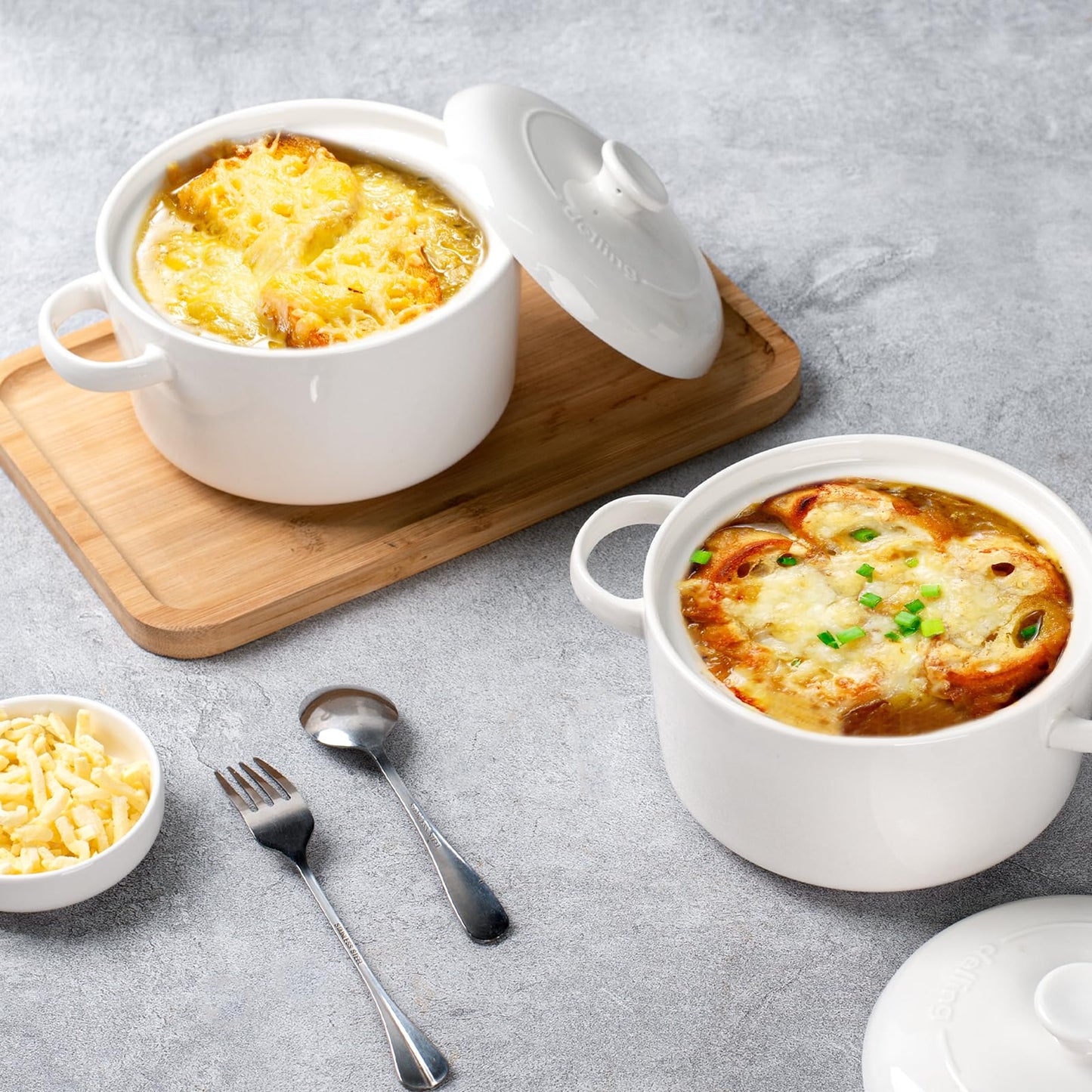 DELLING 28 Oz Soup Bowls with Handles and Lids Set of 4, Ceramic French Onion Soup Crocks Oven Safe - Large Soup Mugs for Chili Beef Stew Cereal Pot Pie, Microwave Safe, White