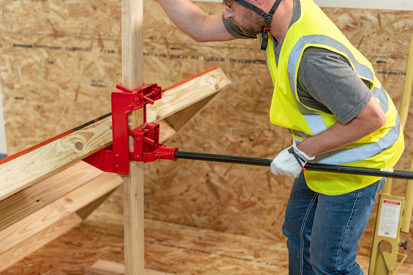 Guardian 2601 Portable Wall Jack For Use with 1-1/2 X 3-1/2 Inch Wood Poles Or 3-1/4 inch OD Steel Pipe 1000lb Load Capacity Cast Iron