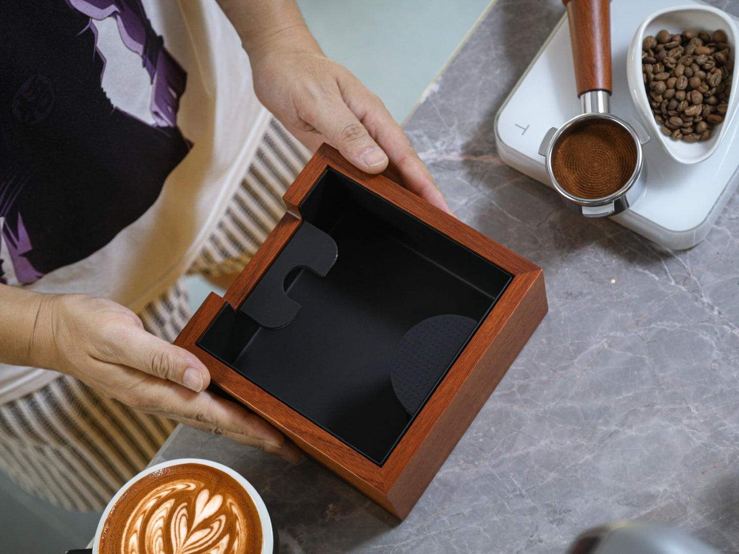 KNODOS 58mm Gaggia Espresso Accessories Kit –Rosewood Naked Portafilter, Auto-Level Espresso Press, Ground Distribution Tool, Wooden Barista Holder & Coffee Puck Knock Bin