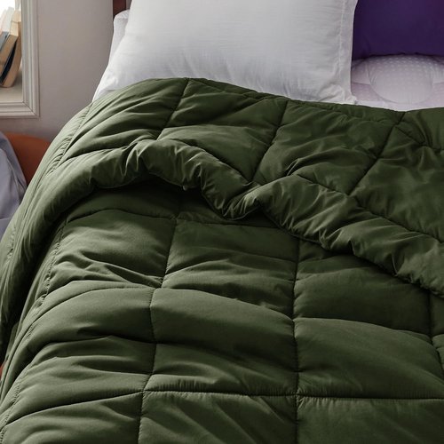 Bedsure Comforter Duvet Insert - All-Season Twin XL Quilted Down Alternative Bedding, Olive Green 92 x 68 Inches