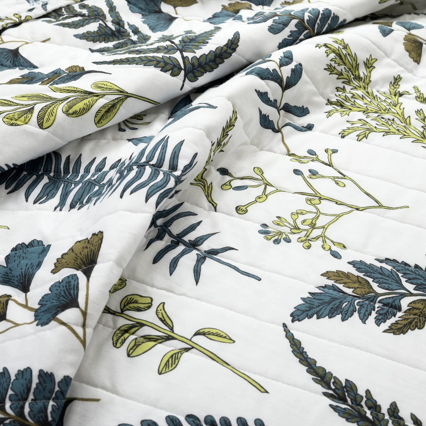 Lush Decor Devonia Allover Reversible Oversized 3 Piece Cotton Quilt Set, King, White & Green