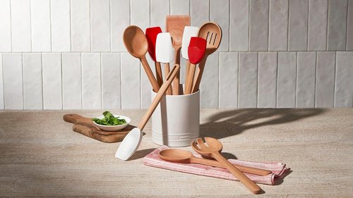 Le Creuset Wooden Scraper Spoon - Durable Kitchen Tool for Cooking & Baking | Versatile Design