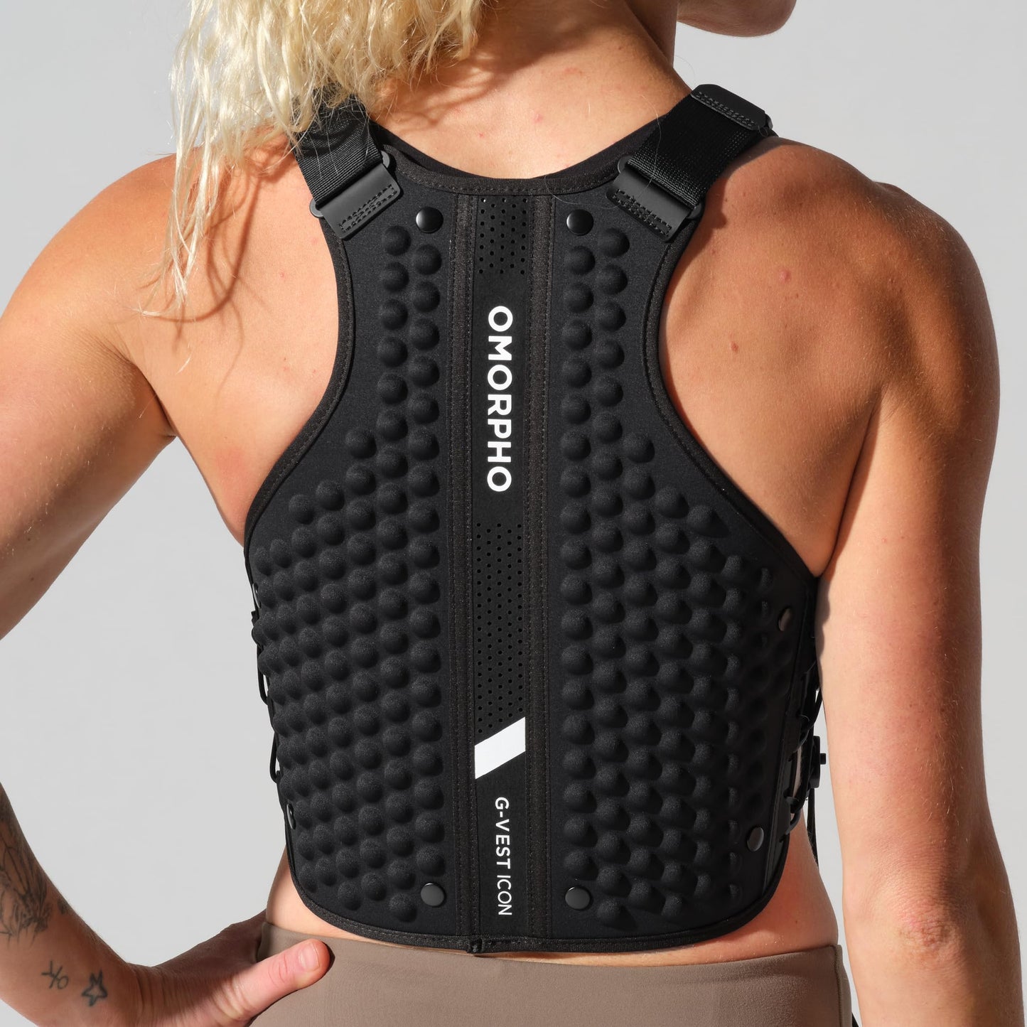OMORPHO Women's G-Vest, 6 lb (up to 12 lb with addition of G-Pack), weighted vest for women, low-profile, fully adjustable, comfort fit. Great for walking, hiking, running and training. (Black, S-M)