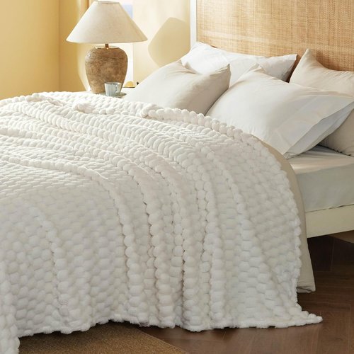 Bedsure King Size Blanket - 350GSM Fluffy Plush Fleece for Cozy Home Decor | Off White, 108x90 Inches