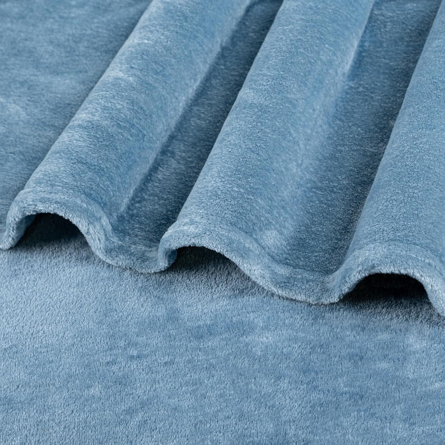 PAVILIA Dusty Blue Fleece Throw Blanket - Super Soft Flannel for Couch & Sofa | Cozy 50x60 Velvet Gift Blanket