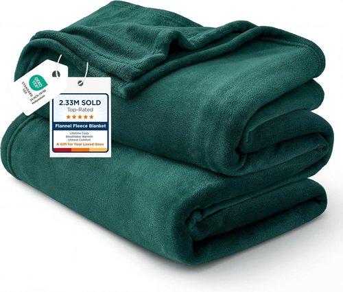 Bedsure GentleSoft Fleece Blanket - Cozy Emerald Green Queen Size Microfiber, 90x90 Inches