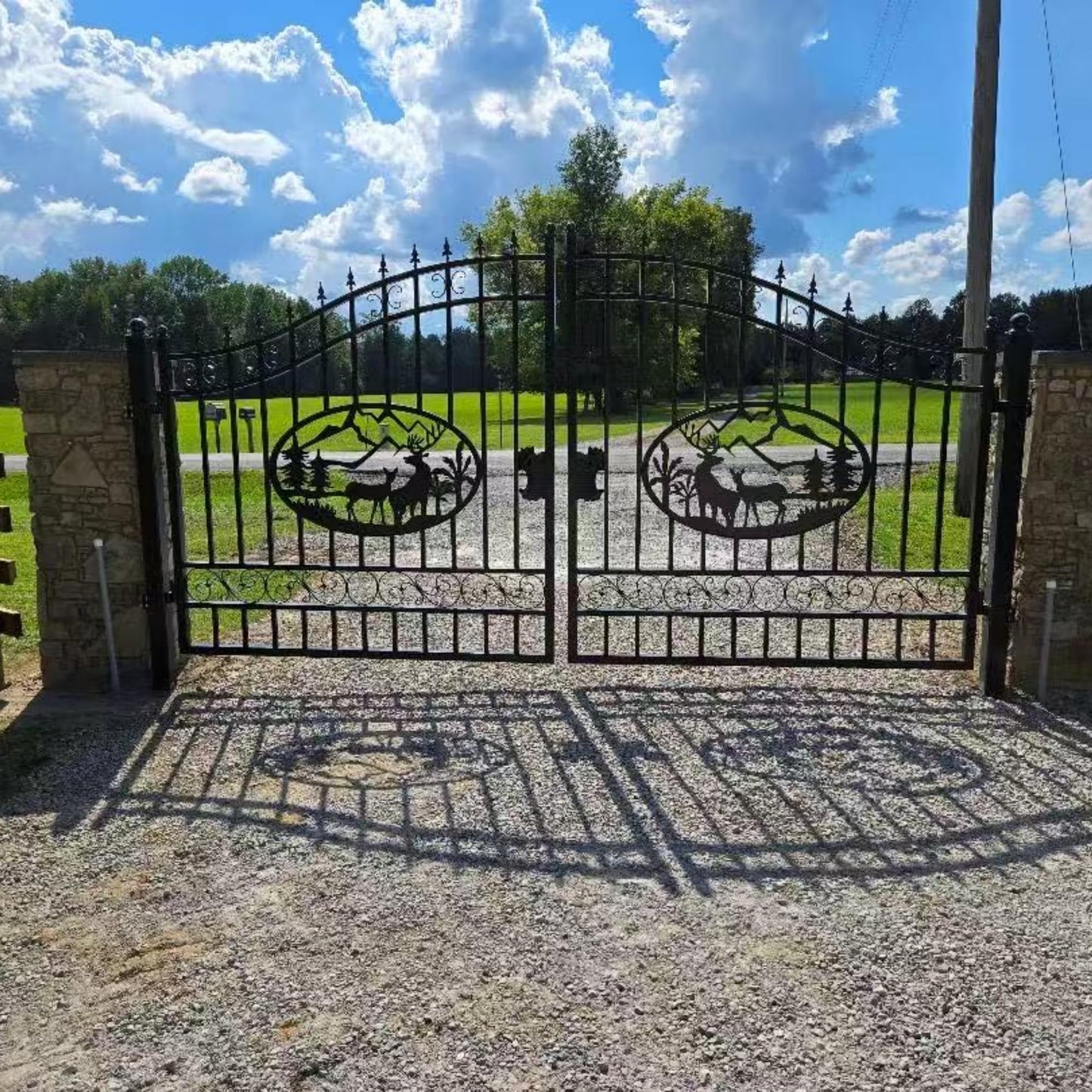 CHERY INDUSTRIAL.COM Outdoor Dual Swing Gate Driveway Security Gates Anti-Rust Outdoor Iron Gate Weatherproof Gate for Outdoor for Yard Patio Manor (14‘ Deer)