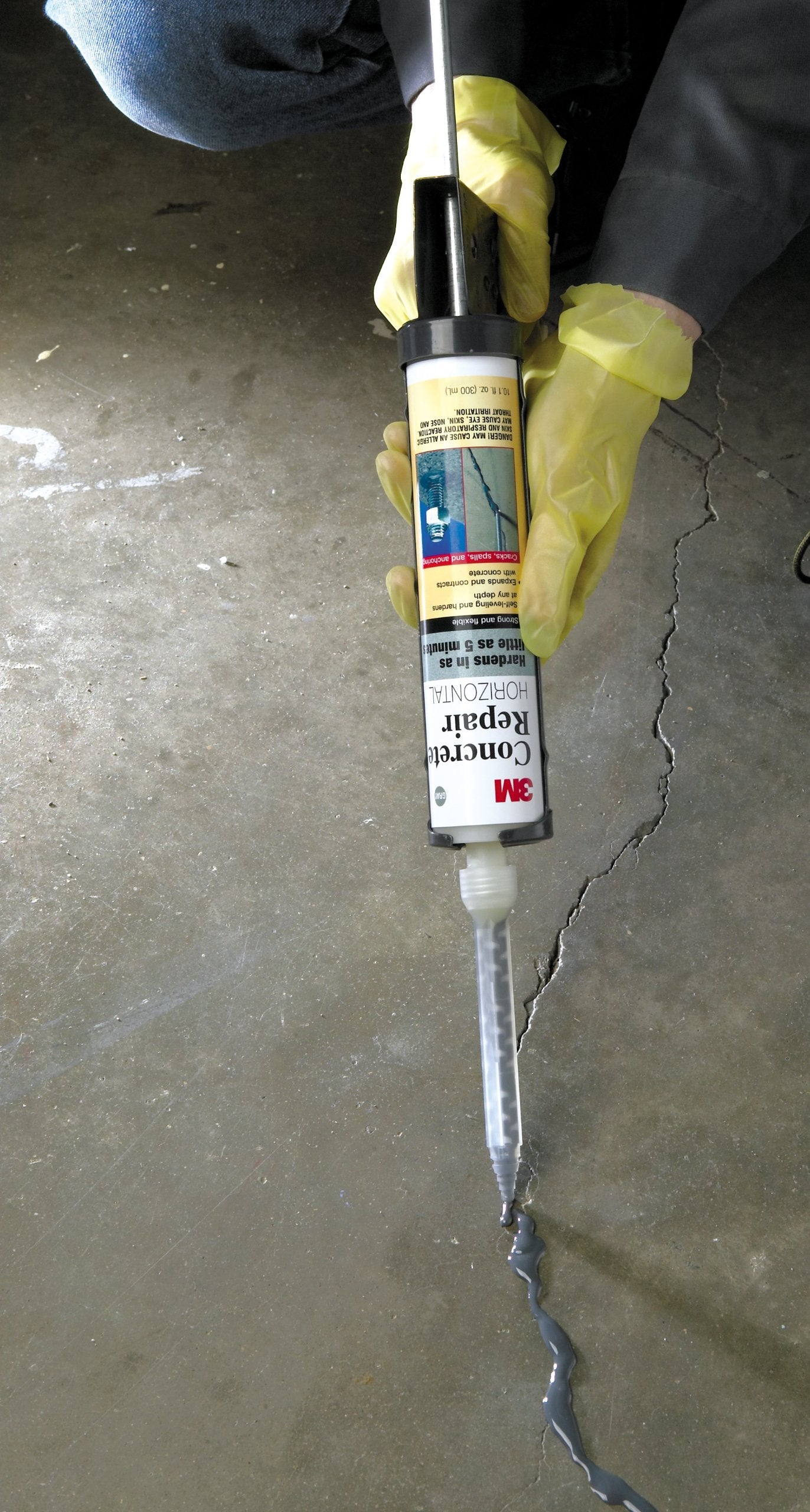 3M Scotch-Weld Concrete Repair DP600, Gray, Self-Leveling, contains 2 Mix Nozzles, 8.4 fl oz Cartridge
