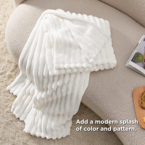 Bedsure Fleece Throw Blanket - Cozy Grey & White Design for Ultimate Comfort