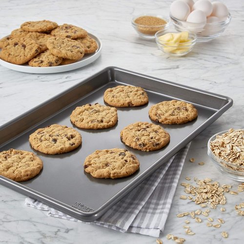 Chicago Metallic Pro Non-Stick Jelly Roll Baking Pan - 15.5-Inch Size for Perfect Baking
