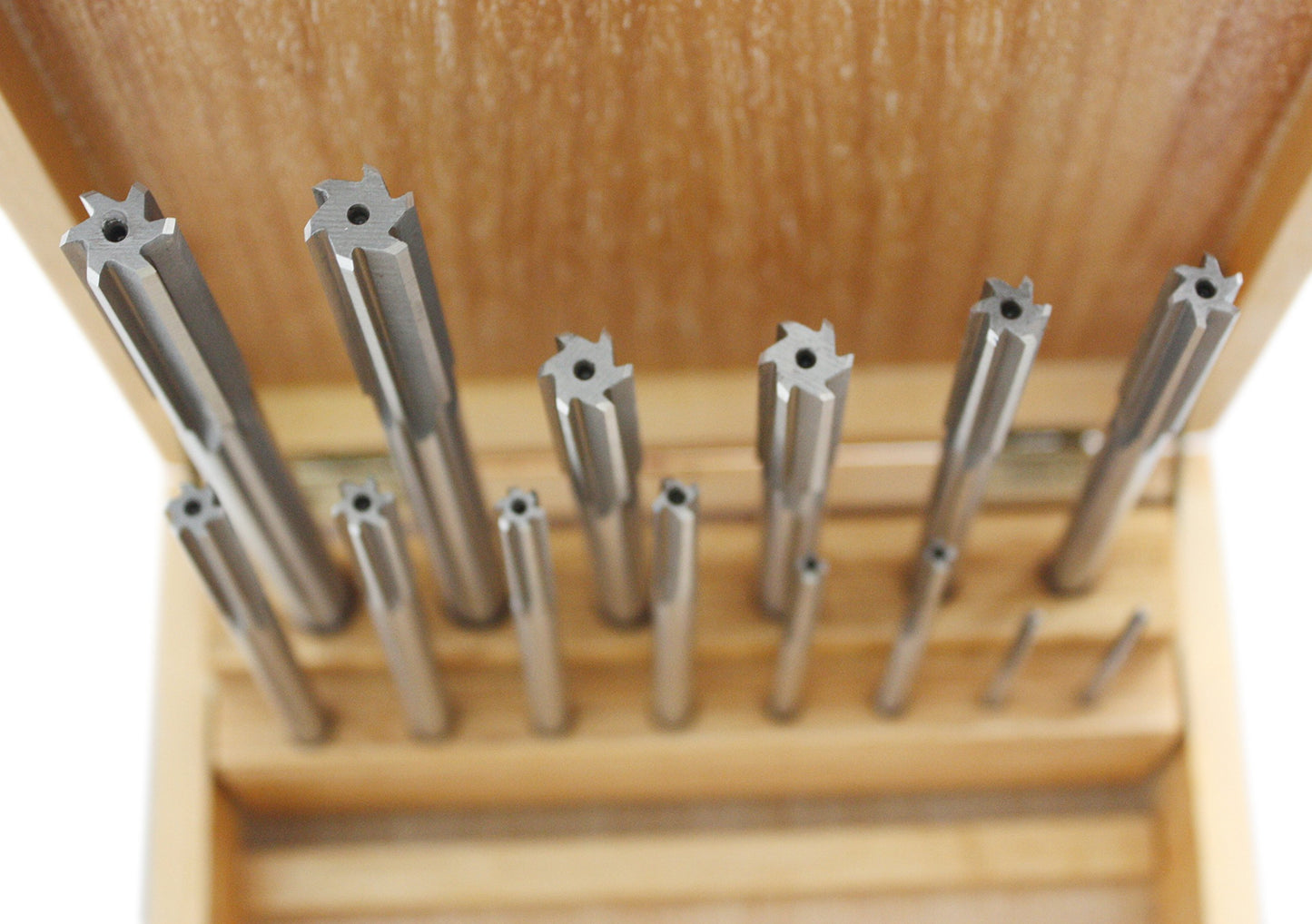 Accusize Industrial Tools 14 Pc Over and Under Size H.S.S. Chucking Reamer Set, 0.1240'' Thru 0.5010'', in Fitted Case, 5500-SX00