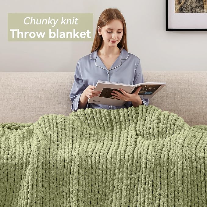 Negwoo Chunky Knit Throw Blanket, 40''*50'' Knitted Throw Chenille Yarn for Bed Couch, Handmade Light Green Crochet Big Thick Blanket, Machine Washable Cute Comfy Blanket for Home Decor