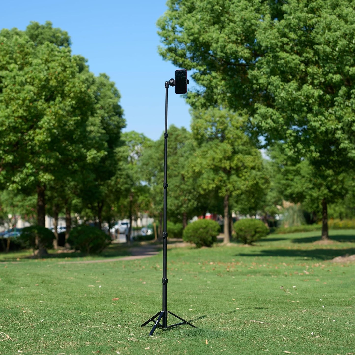 Amazon Basics 64-inch Extendable Tripod for Smartphones - Selfie Stick & Tripod Combo