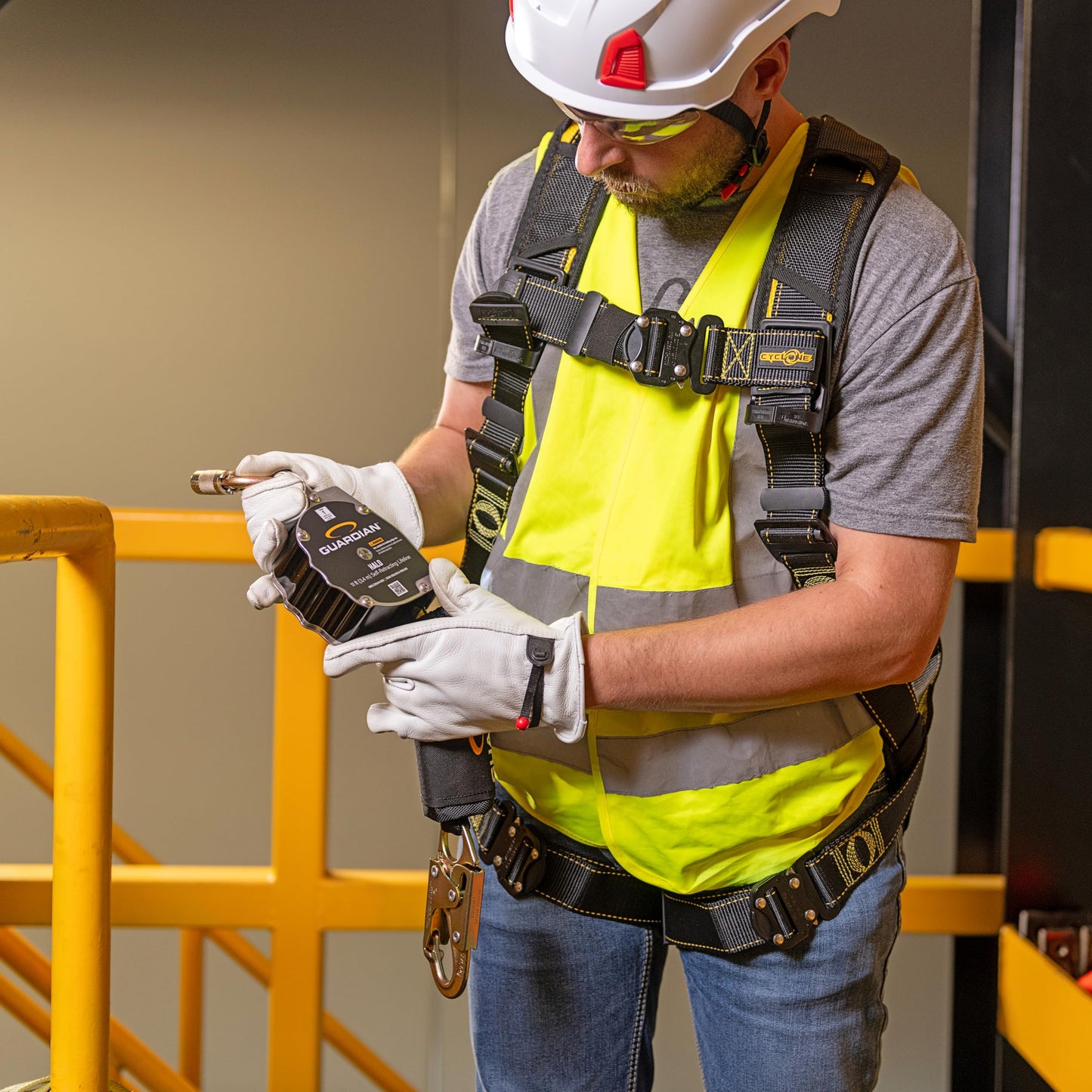 Guardian 10900 Halo Web Personal Self Retracting Lifeline (SRL) | 11 ft | Carabiner Included | Swivel Top | Steel Snap Hook | Class 1 | ANSI and OSHA Compliant