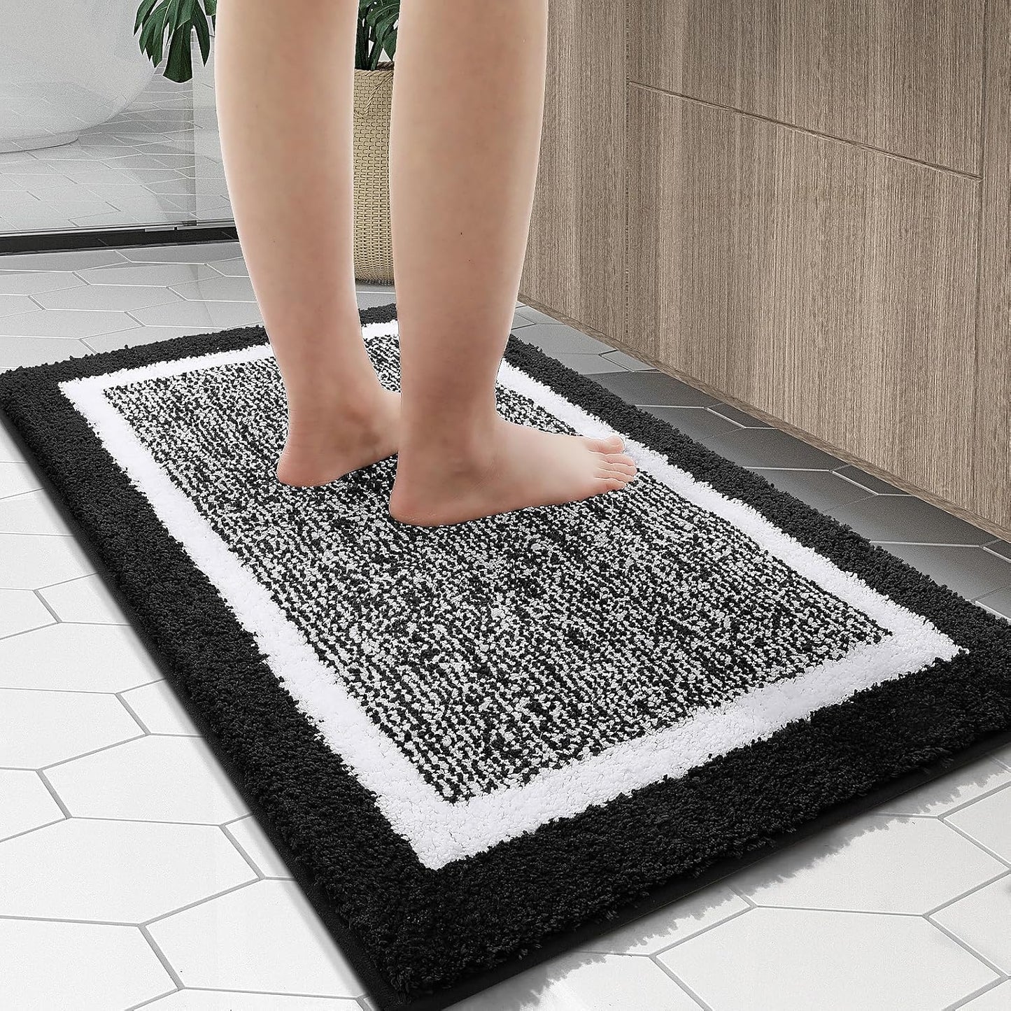 OLANLY Microfiber Bath Rugs - Extra Soft & Absorbent Non-Slip Mats | 24x16 Black, Machine Washable
