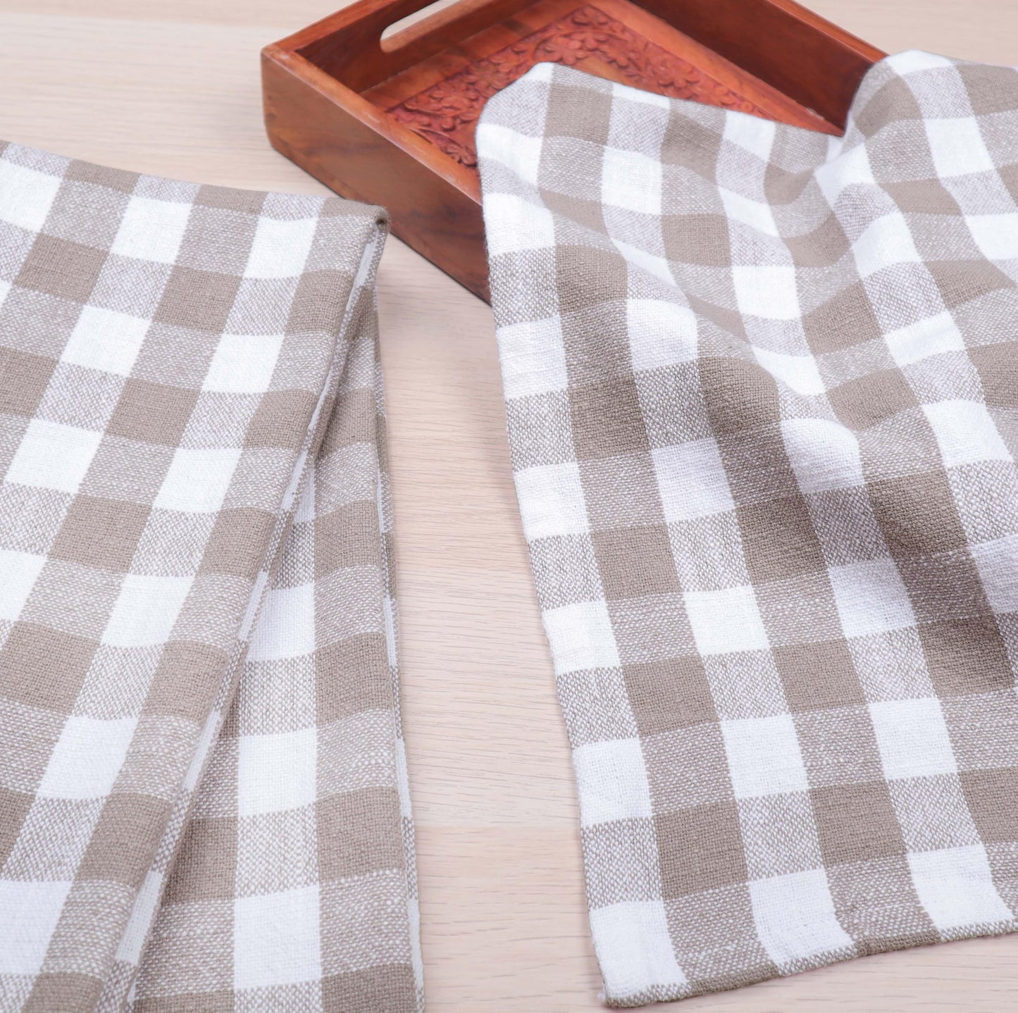 AMOUR INFINI Kitchen Towels Set of 4 Buffalo Checks Beige/White Kitchen Towels 28x20 Inches 100% Cotton Highly Absorbent Kitchen Towels Premium Quality Ultra Soft Mitered Corners KitchenTowels