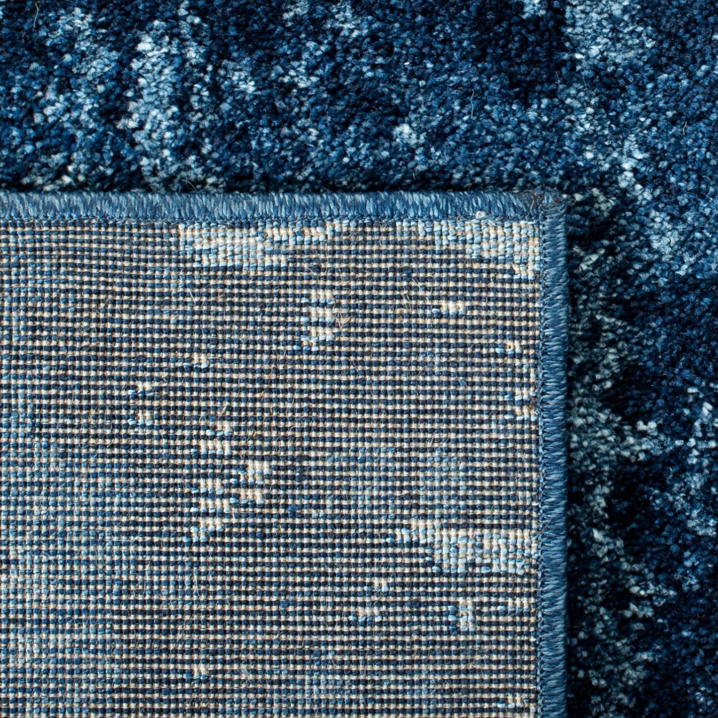 SAFAVIEH Retro Collection Accent Rug - 2' x 3', Light Blue & Blue, Modern Abstract Design, Non-Shedding & Easy Care, Ideal for High Traffic Areas in Entryway, Living Room, Bedroom (RET2770-6065)