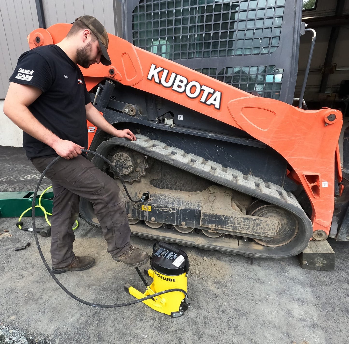 G.Gun Grease Gun - Fast & Easy Greasing. 10,000psi Output. Hands Free Foot Operation & Pressure Relief Valve. Mess & Waste Free, with G.Coupler & 2m Hydraulic Hose. Heavy Duty Industrial Strength