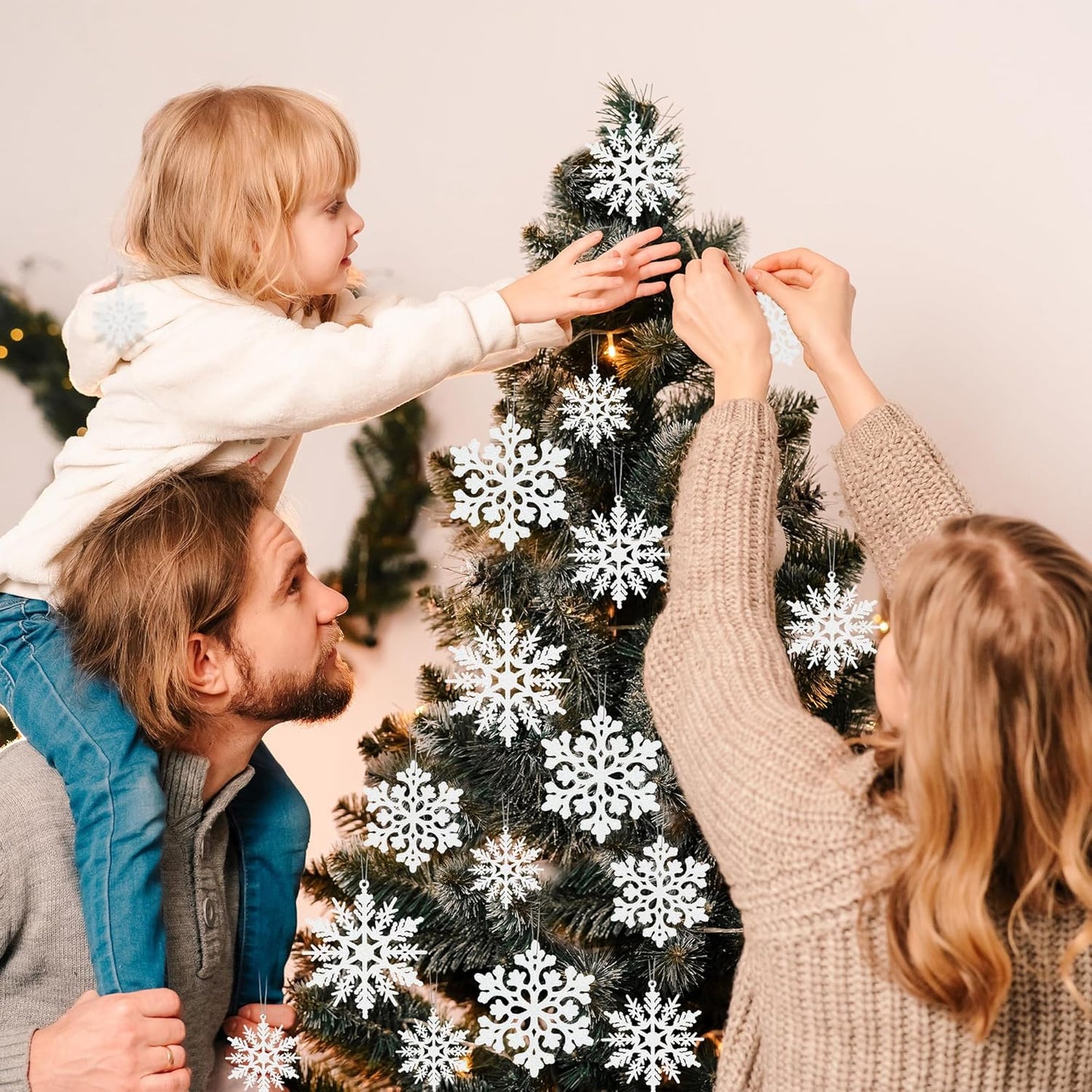 Skiennix 24PCS Snowflake Ornaments - Glittering White Plastic Tree Decorations for Winter Wonderland Decor