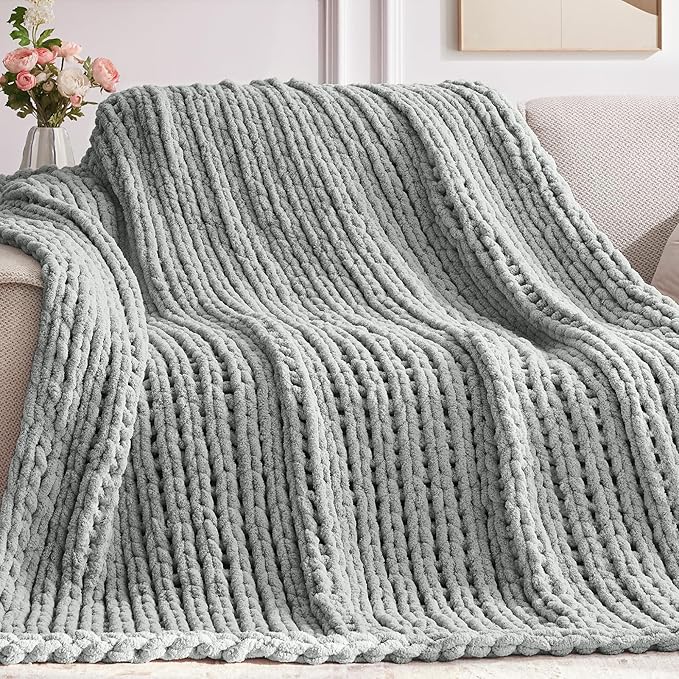 Negwoo Chunky Knit Throw Blanket, 30''*40'' Knitted Throw Chenille Yarn for Bed Couch, Handmade Light Grey Crochet Big Thick Blanket, Machine Washable Cute Comfy Blanket for Home Decor