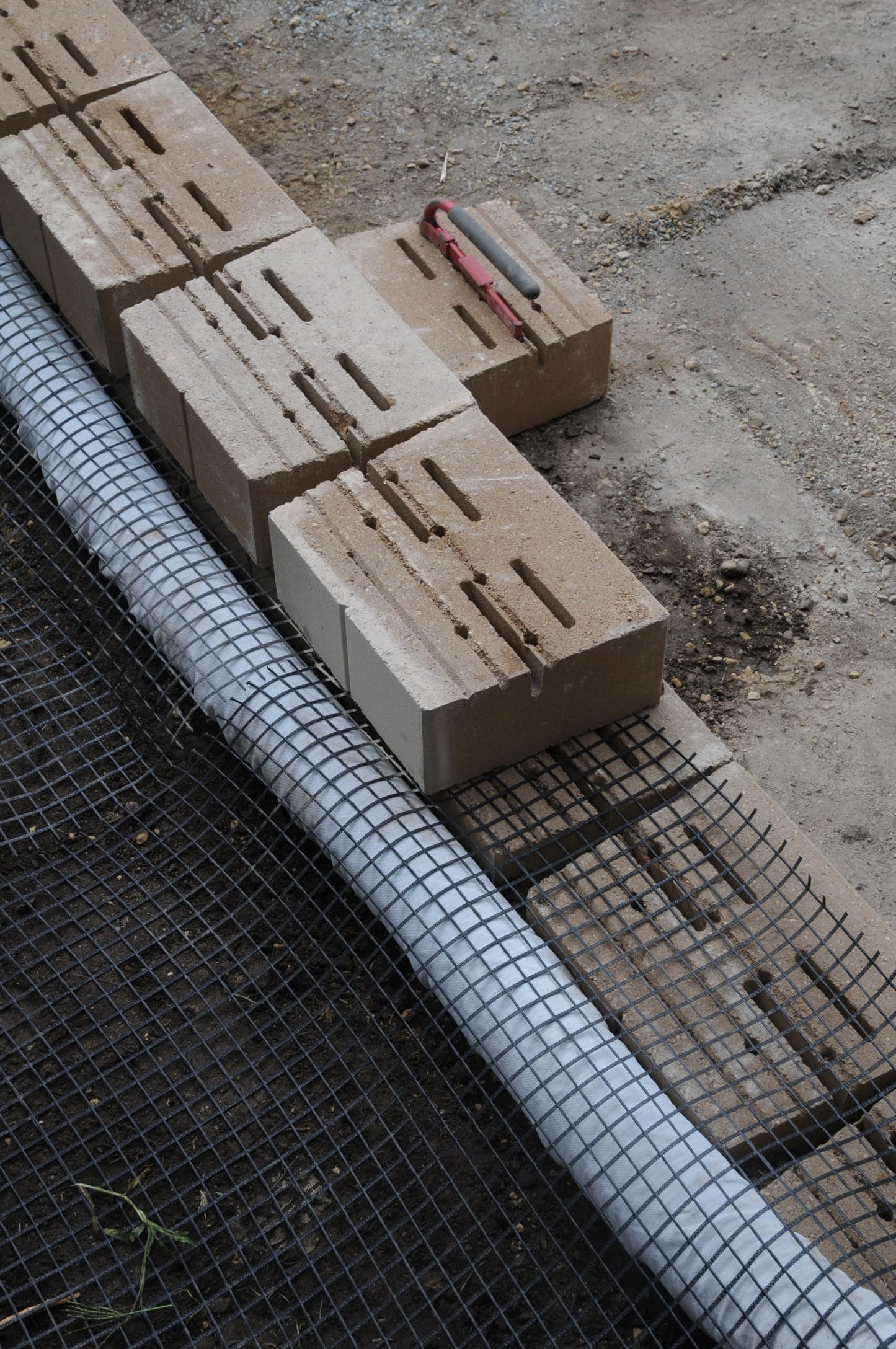 VERSA-LOK Versa-Grid Soil Reinforcement 1.5 - Reinforce Soil, Stabilize 6 Foot High Walls, Compatible with VERSA-LOK Retaining Walls (4 Feet x 50 Feet)