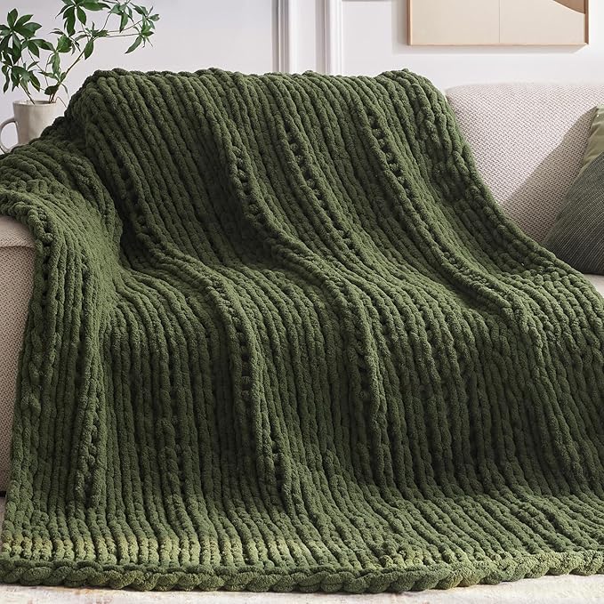 Negwoo Chunky Knit Throw Blanket, 60''*80'' Knitted Throw Chenille Yarn for Bed Couch, Handmade Green Crochet Big Thick Blanket, Machine Washable Cute Comfy Blanket for Home Decor