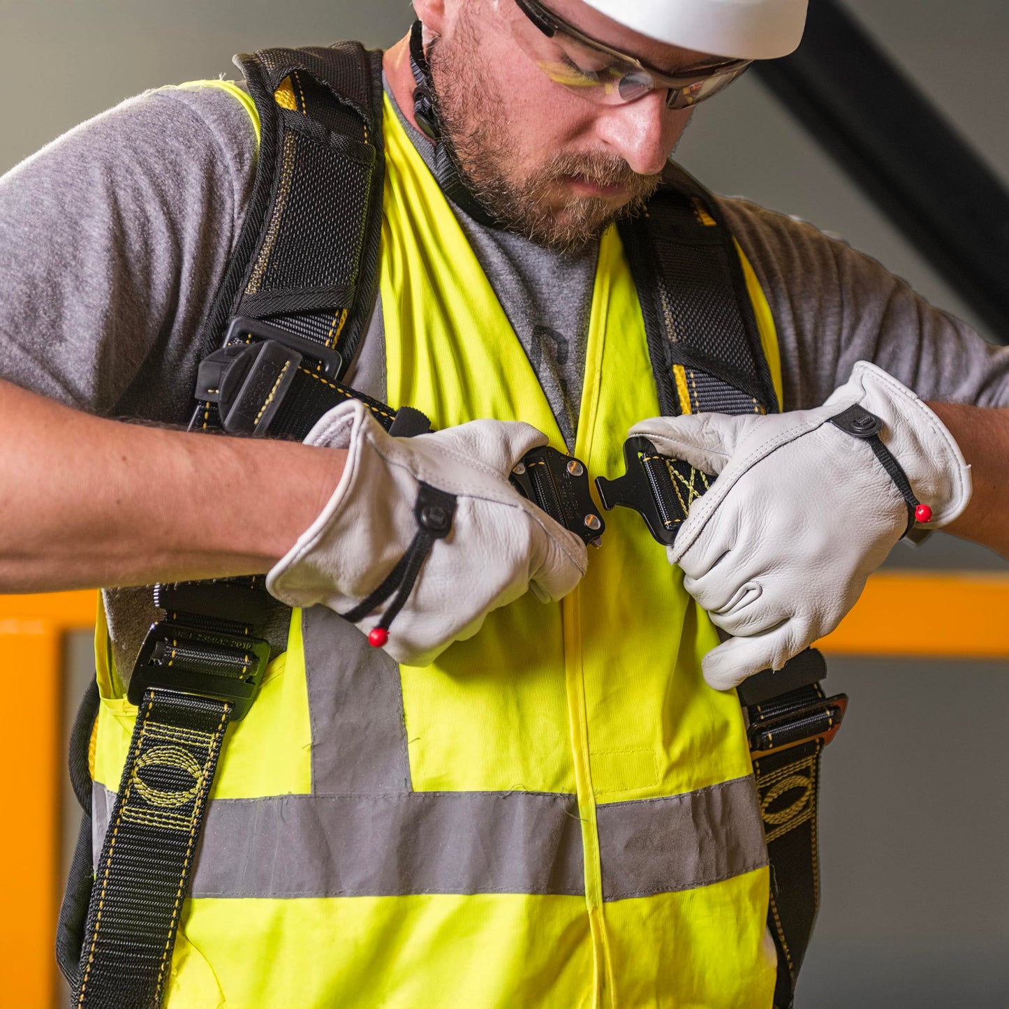 Guardian 21042 Cyclone Construction Harness with Comfort Shoulder Padding |OSHA & ANSI Compliant | Black/Yellow | M-L