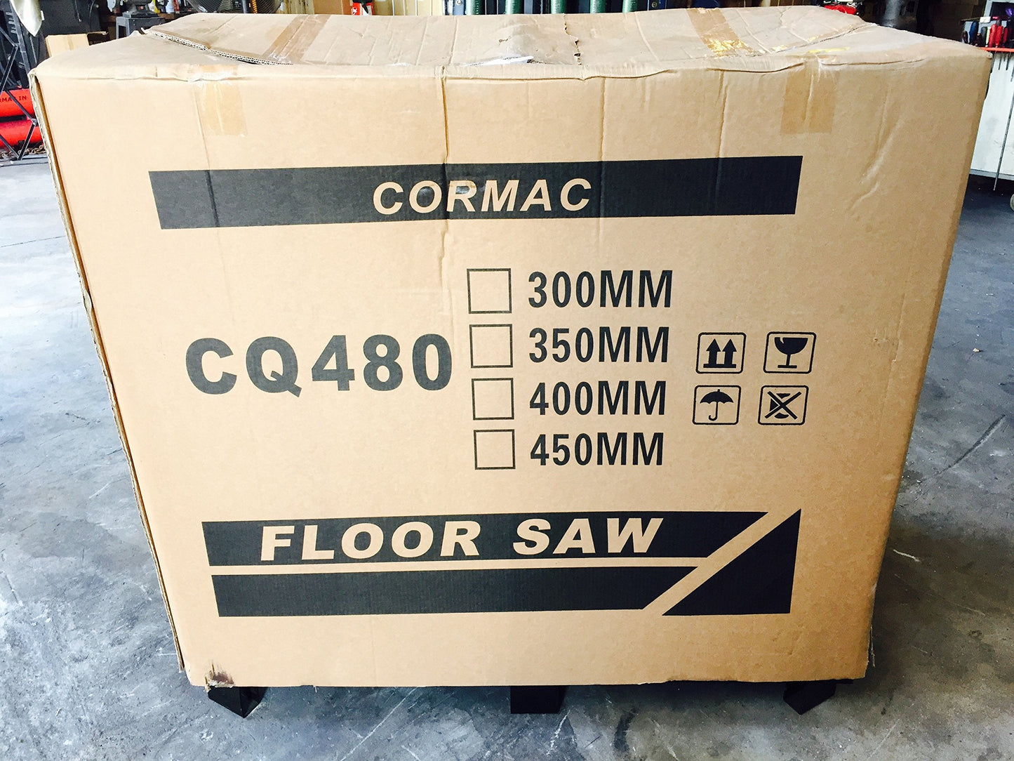 CORMAC CQ480 walk behind floor saw max 20" blade 13Hp gasoline engine and water tank INCLUDES 1 x 20" CONCRETE BLADE