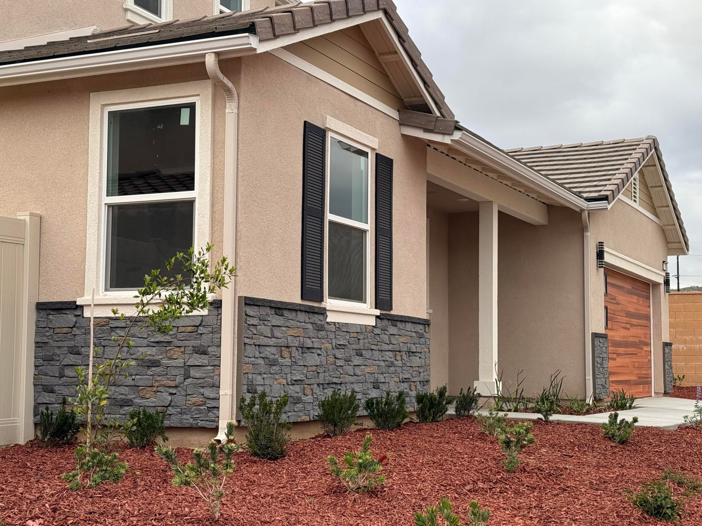 Wallwell 6-Pack Faux Stone Wall Panels (22.5 Sq Ft) PU Stone Veneer Siding, Mortarless 46.25x12.88 Inch Stacked Stone Accent Wall Interior Exterior, DIY Home Improvement,Cedar Gray