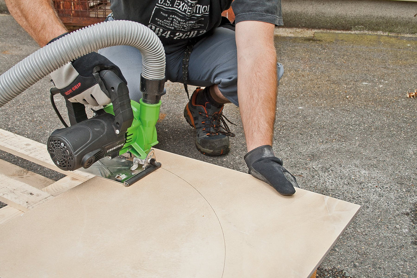 CS Unitec EDS 125 5" Circular Diamond Hand Saw for Wet/Dry Cutting of Ceramic Tile, Stone, Hardie Board