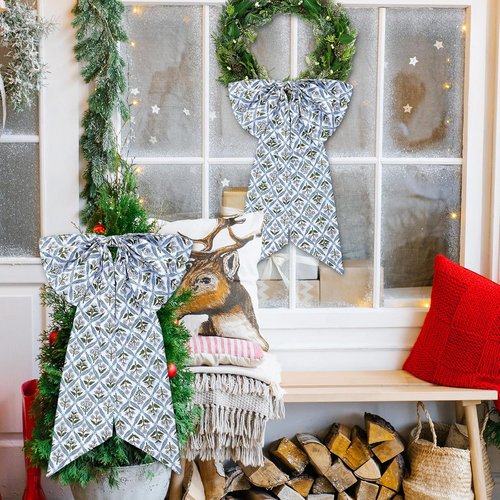 HunnmingRe Blue Block Print Bow Wreath Sash - 24 x 16 Inch Christmas Door Decor for Indoor/Outdoor Use